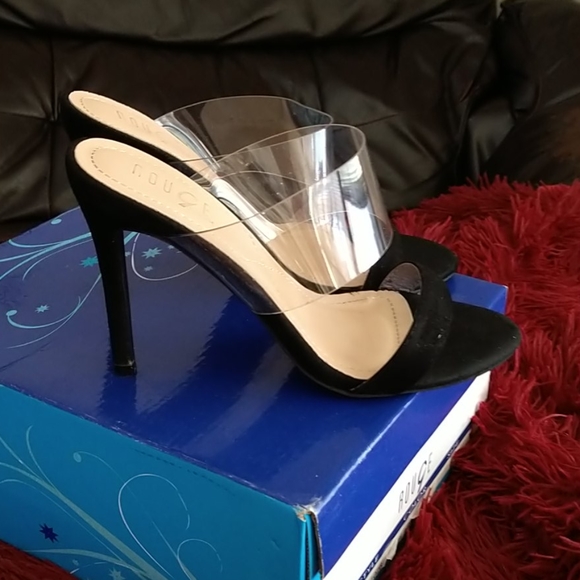 Heels - Picture 3 of 3